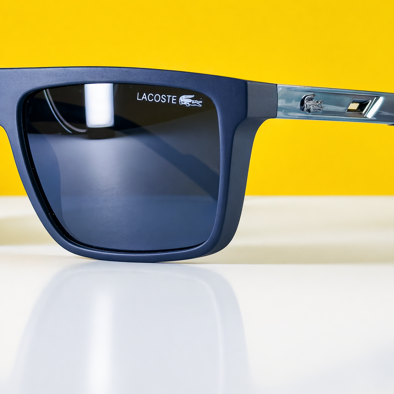 LACOSTE 21070