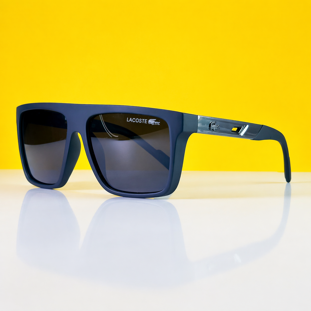 LACOSTE 21070