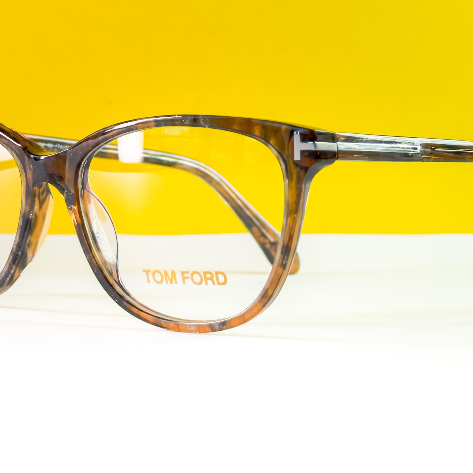 TOM FORD 5425