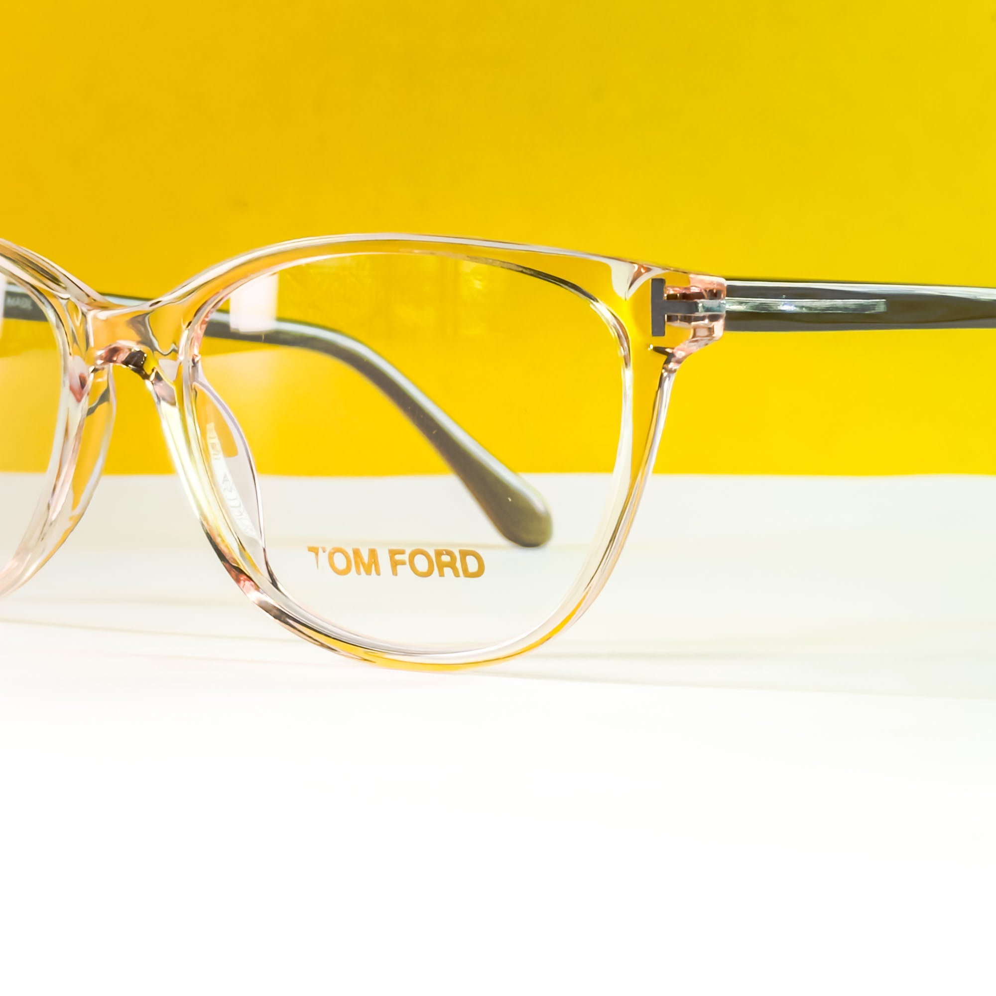 TOM FORD 5425