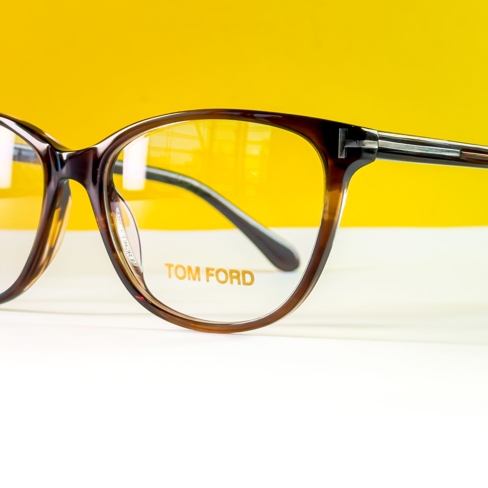 TOM FORD 5425