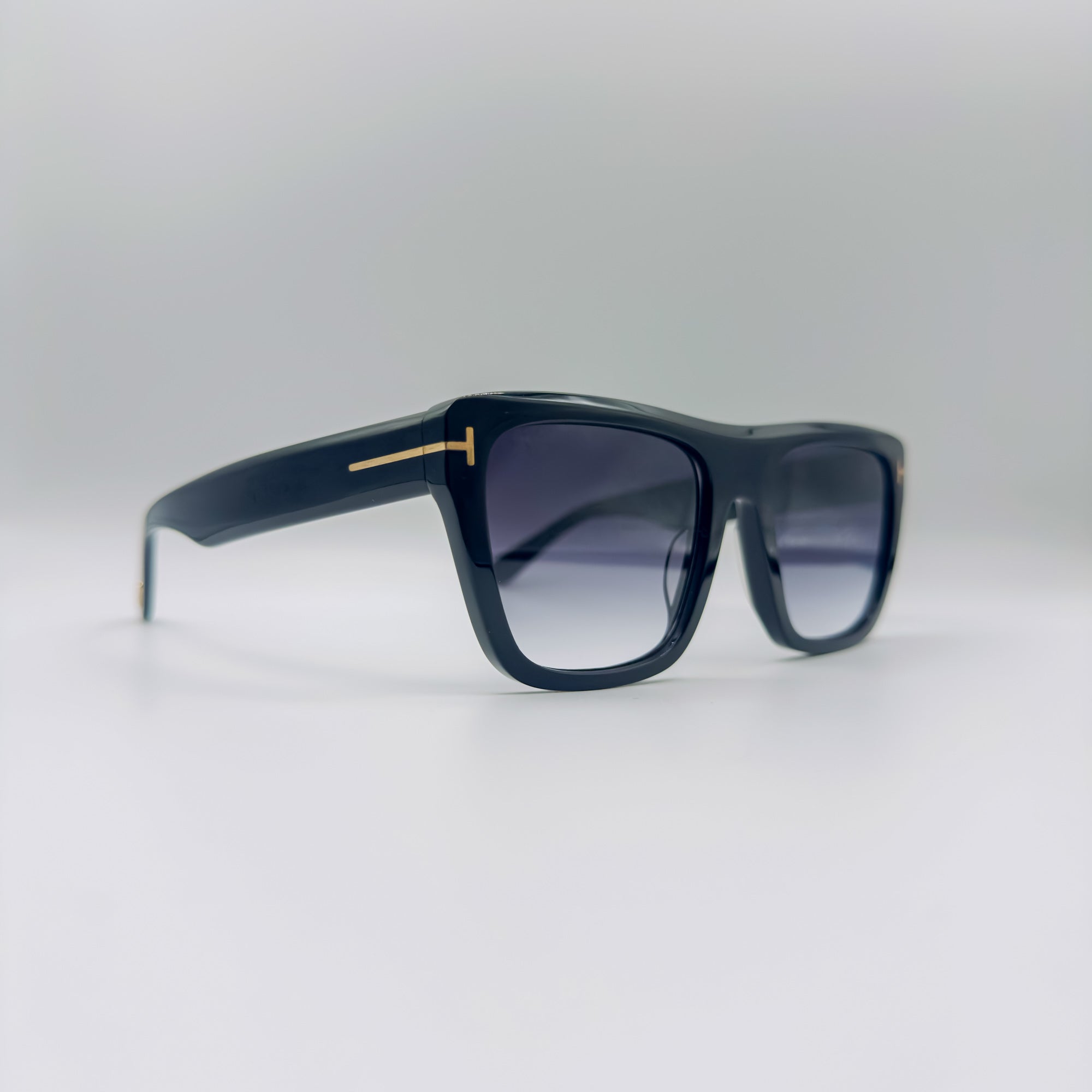 TOM FORD FT1077