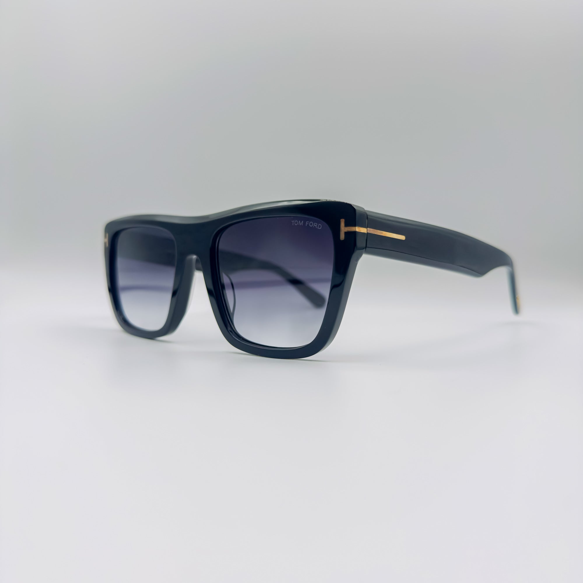 TOM FORD FT1077