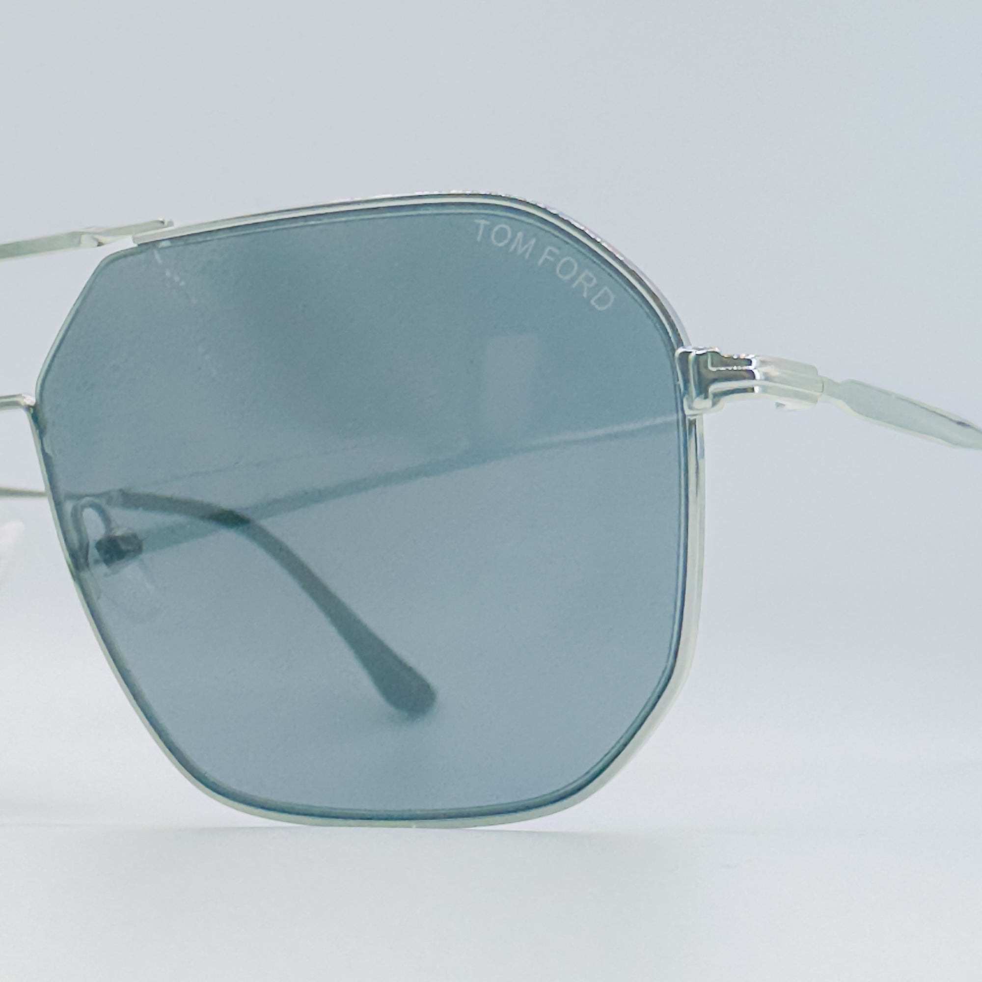 TOM FORD FTO852