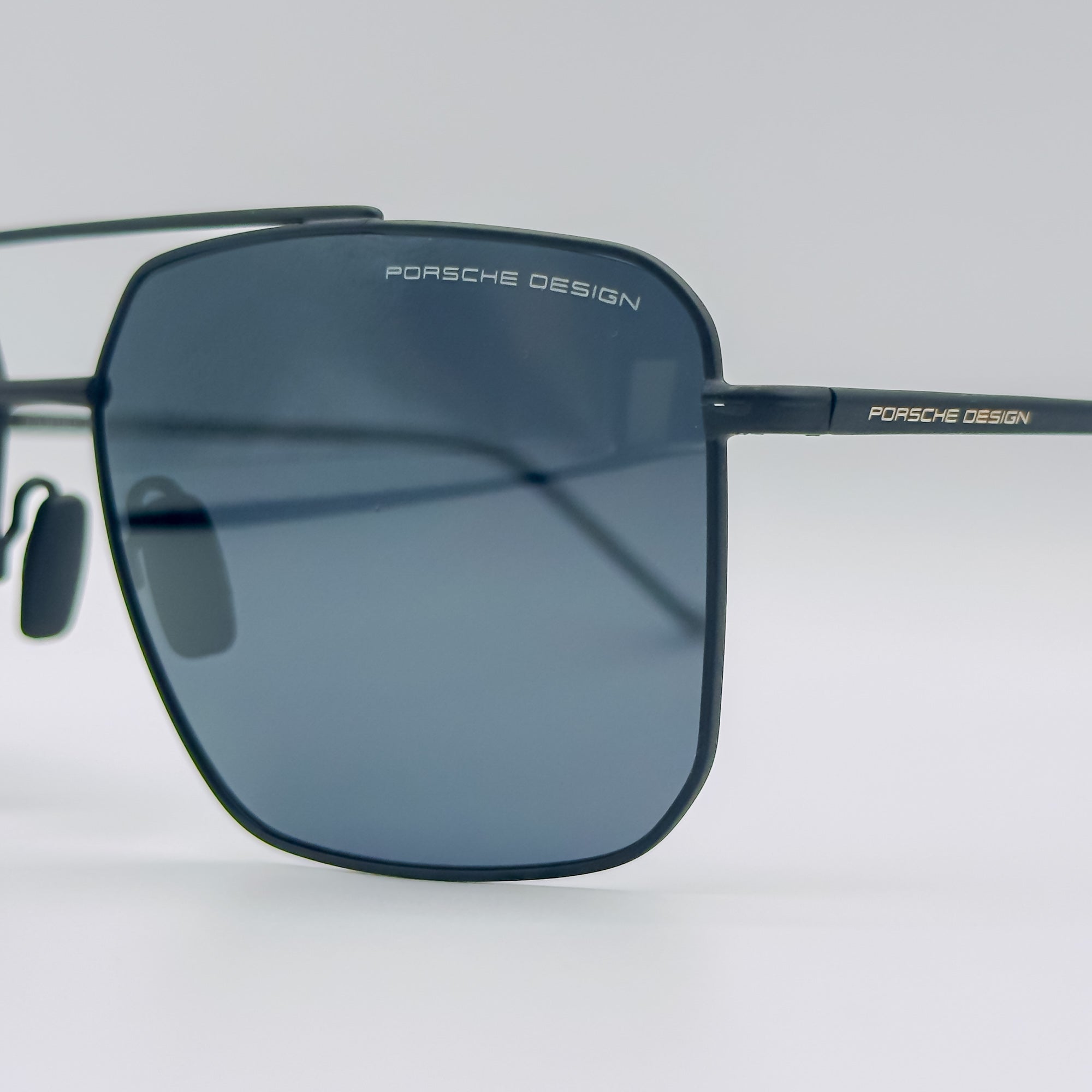Porche Design P8936