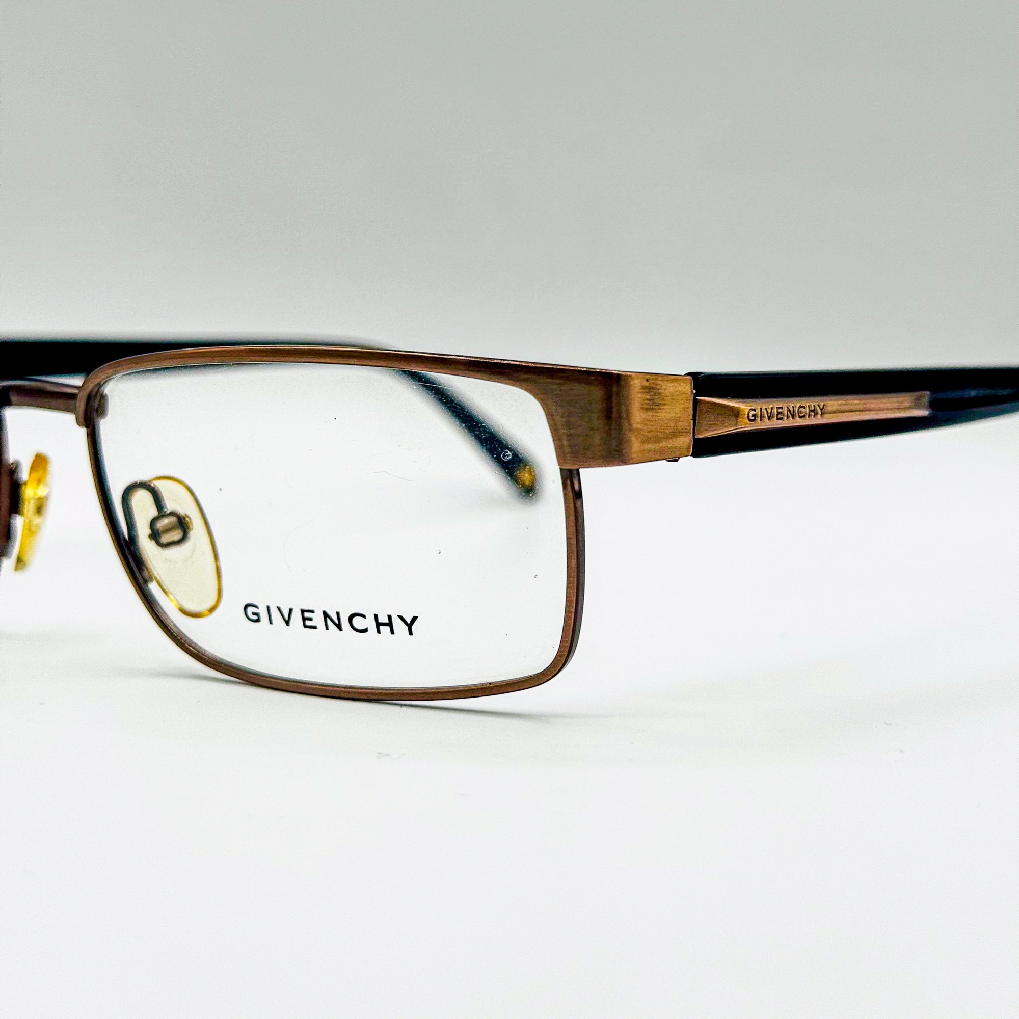 Givenchy VGV395