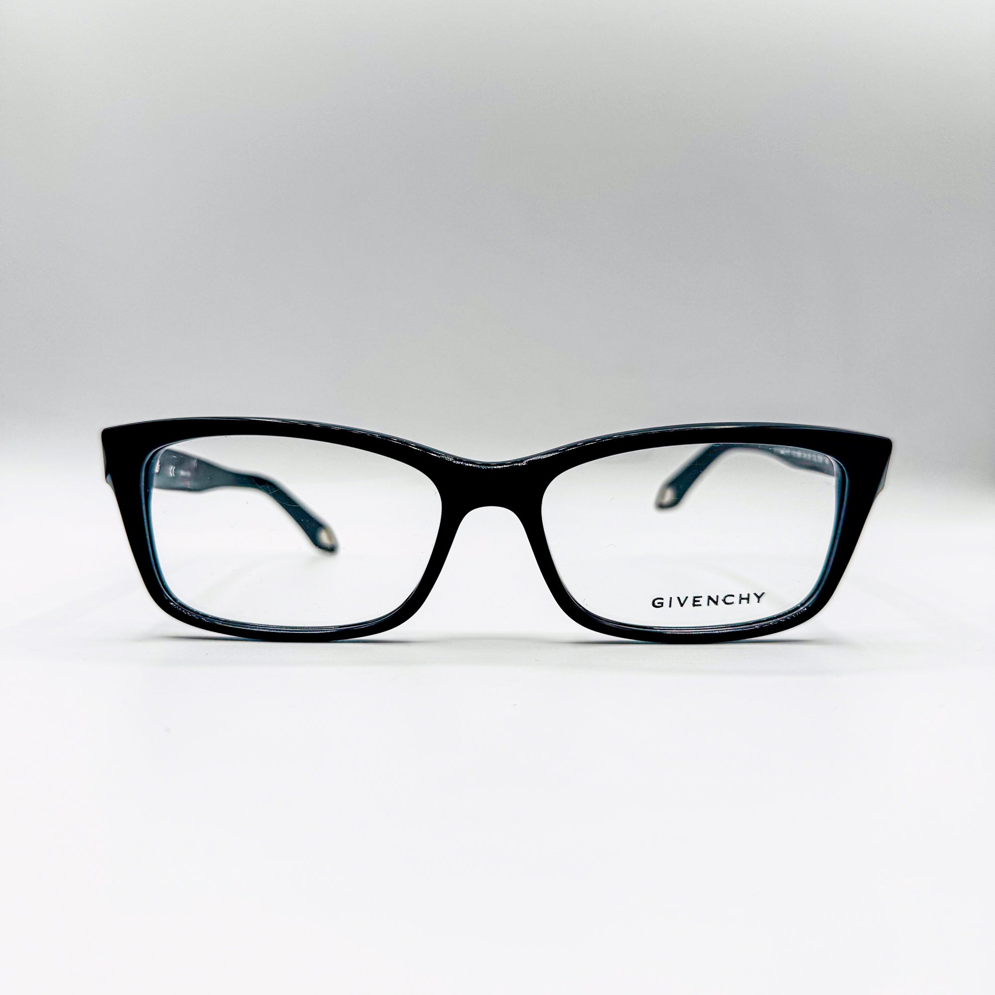 Givenchy VGV898V