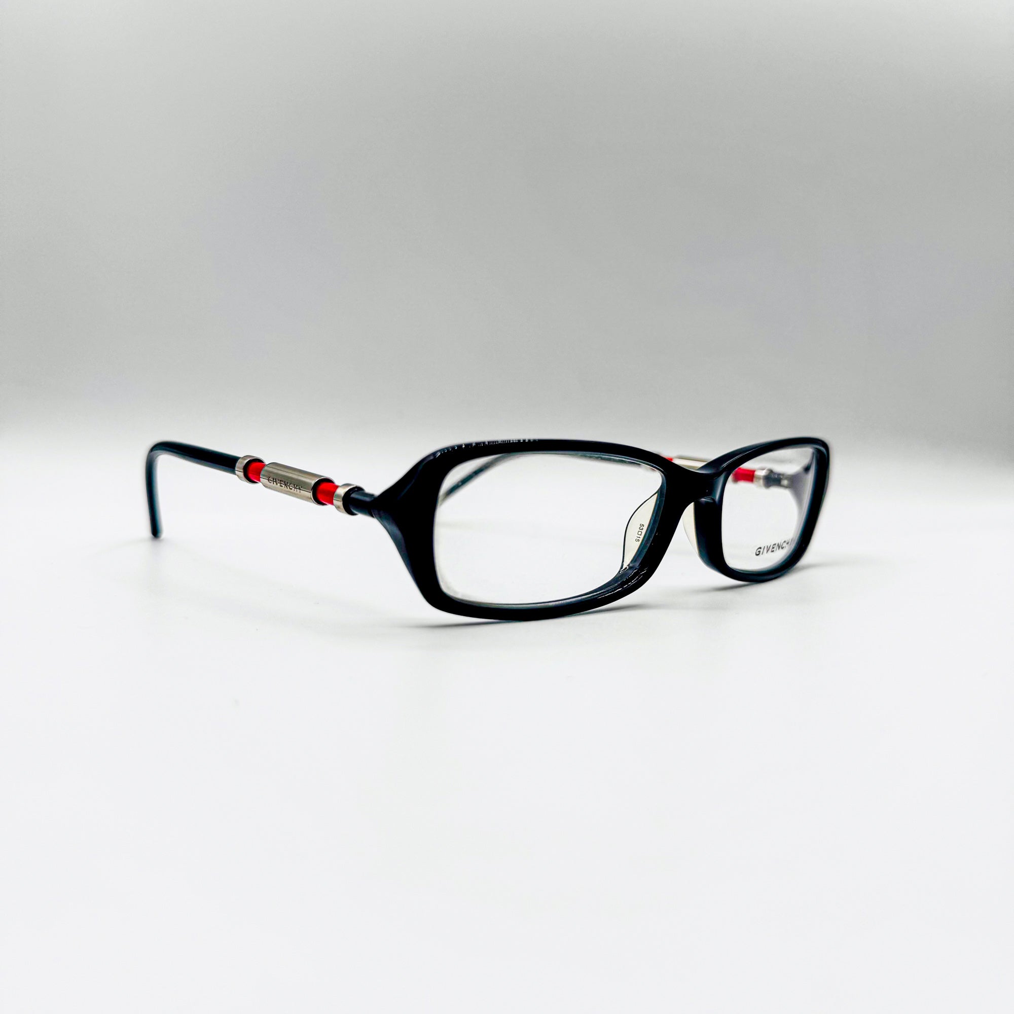 Givenchy VGV805