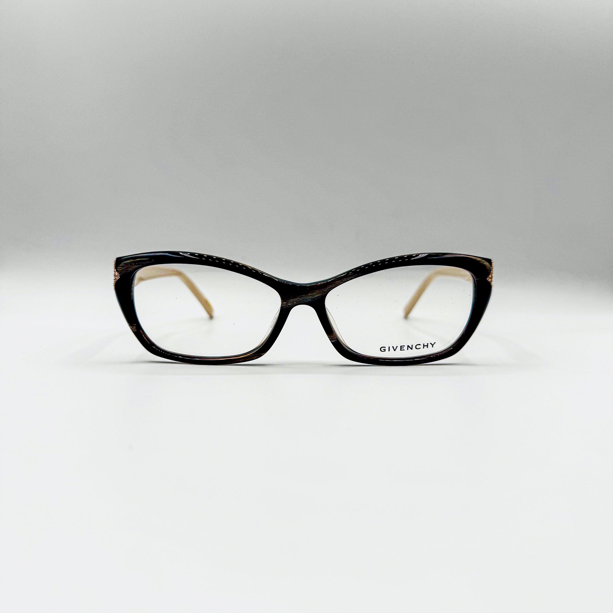 Givenchy VGV869S
