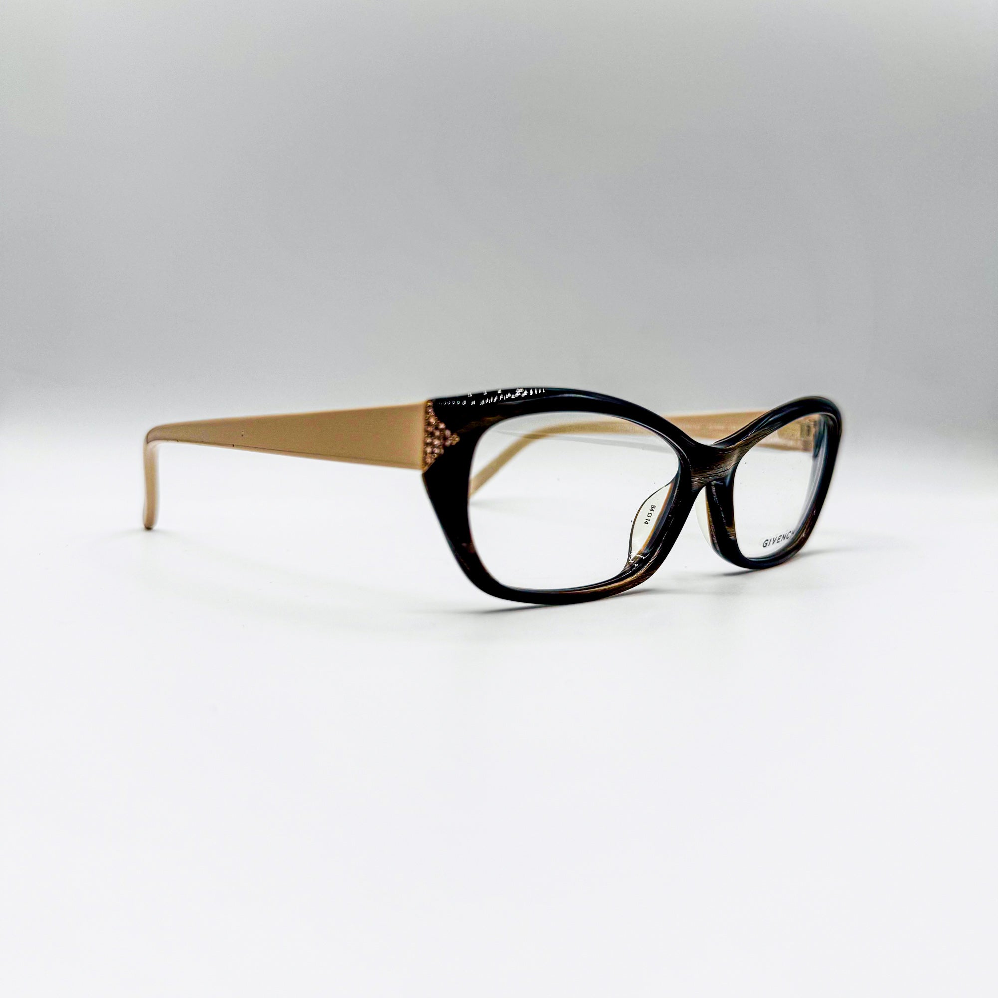 Givenchy VGV869S