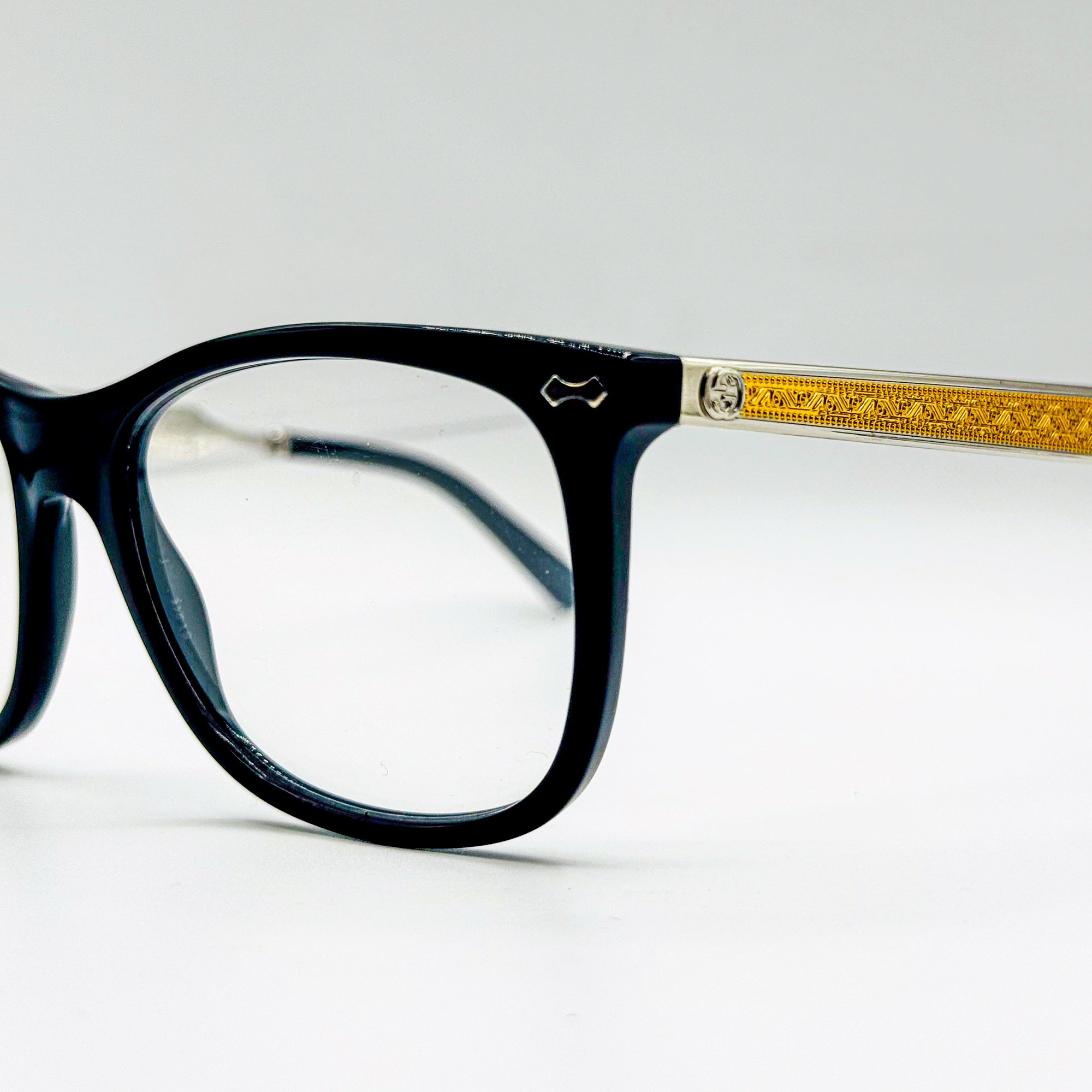 Gucci 852