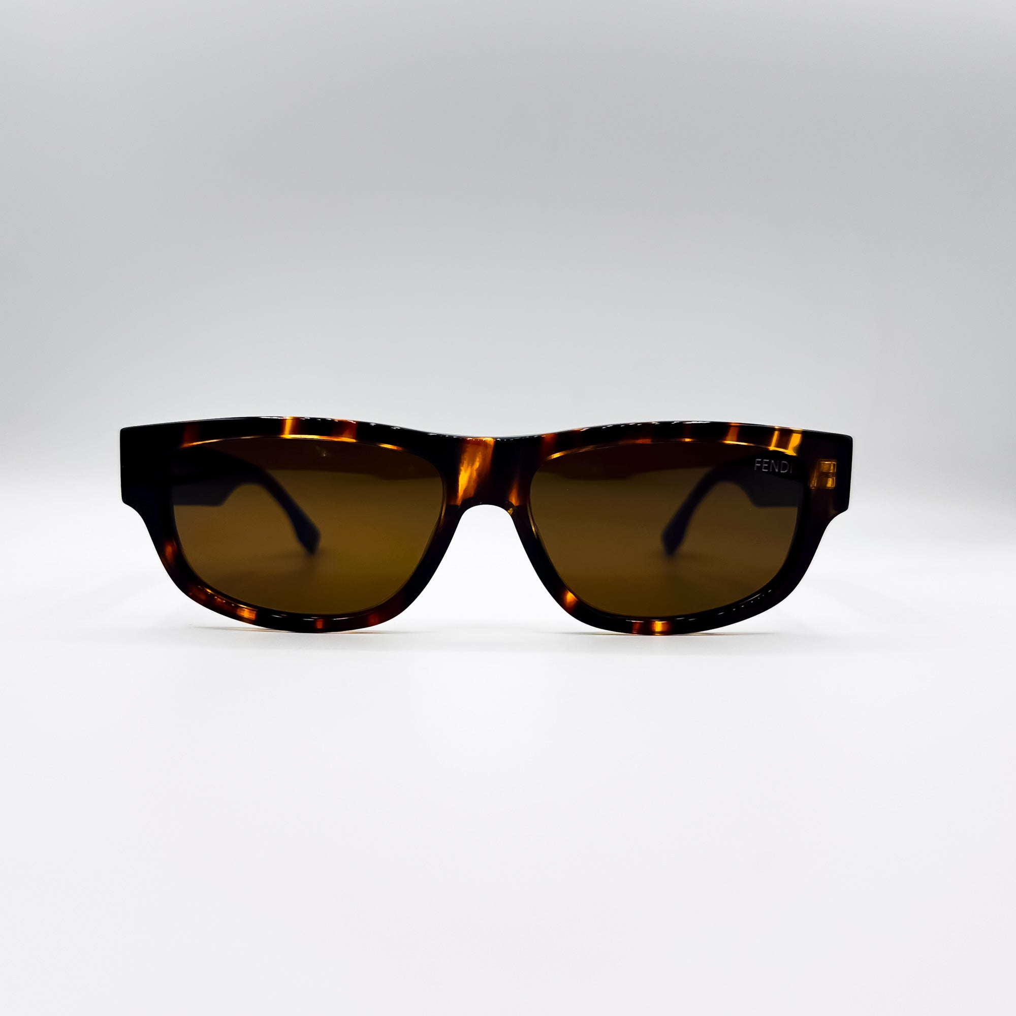 FENDI FE401571