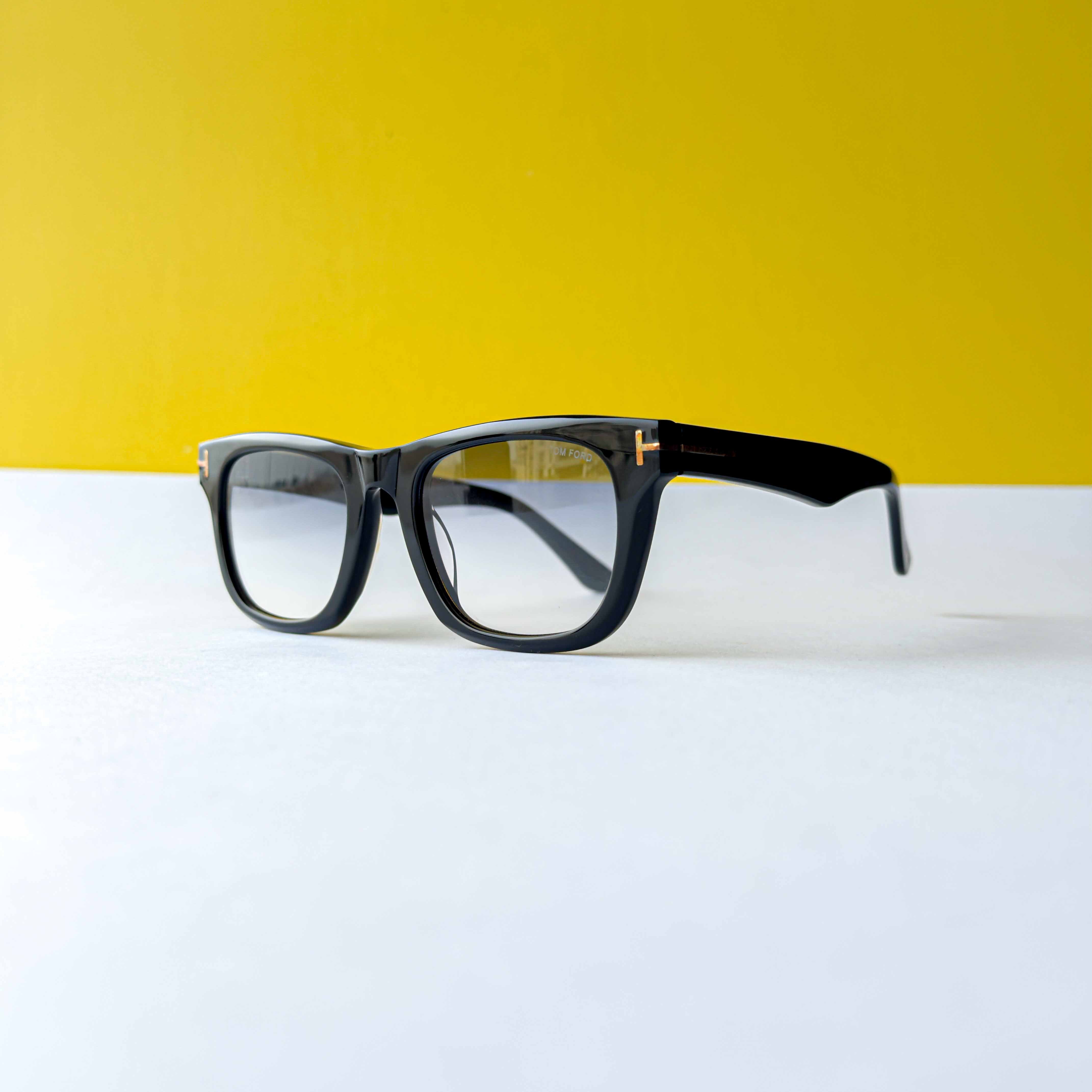 TOM FORD 1076