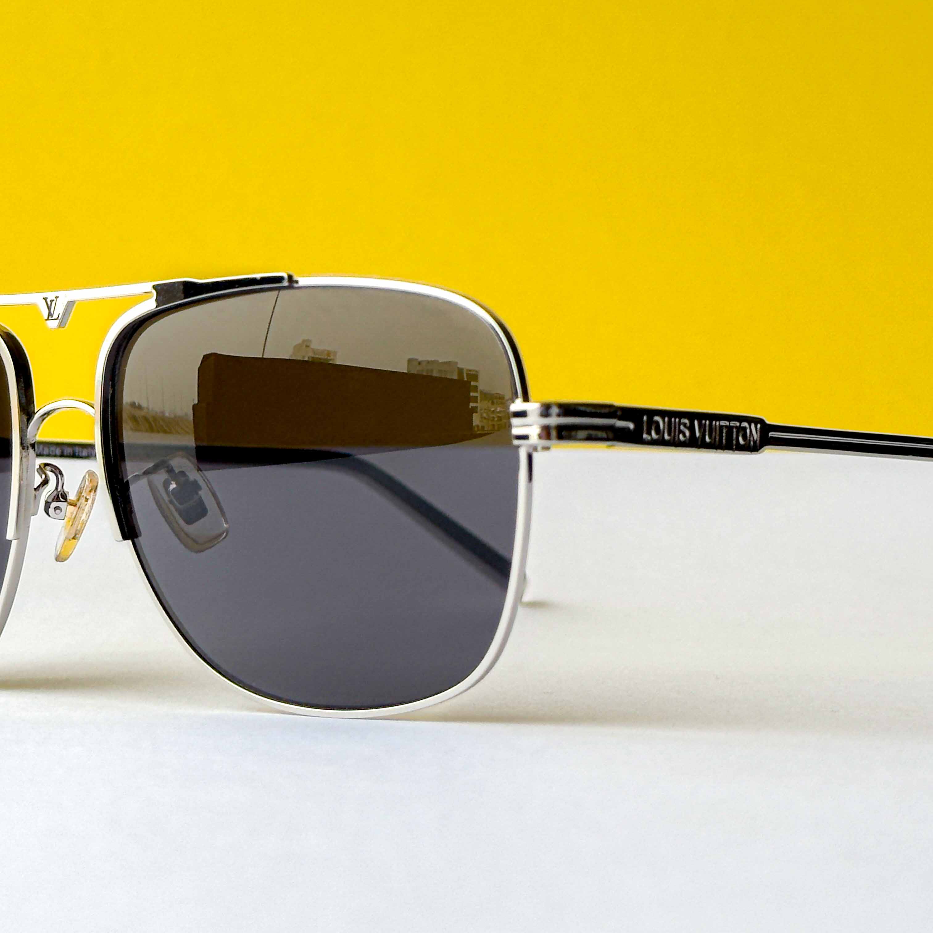 LOUIS VUITTON 1095