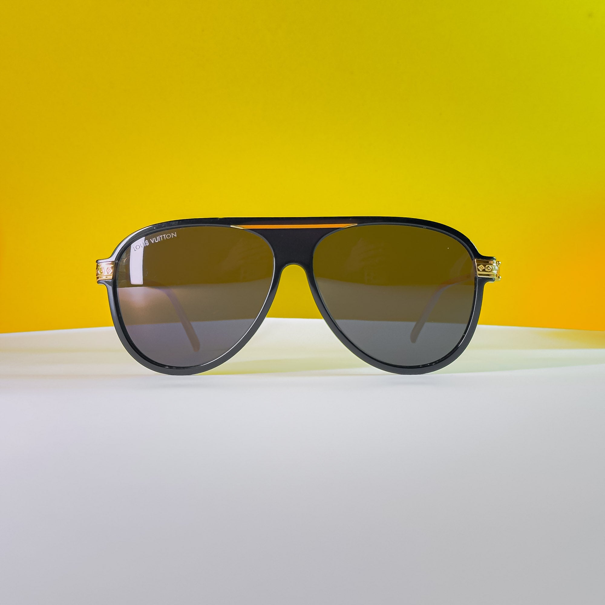 Louis Vuitton Z1264E