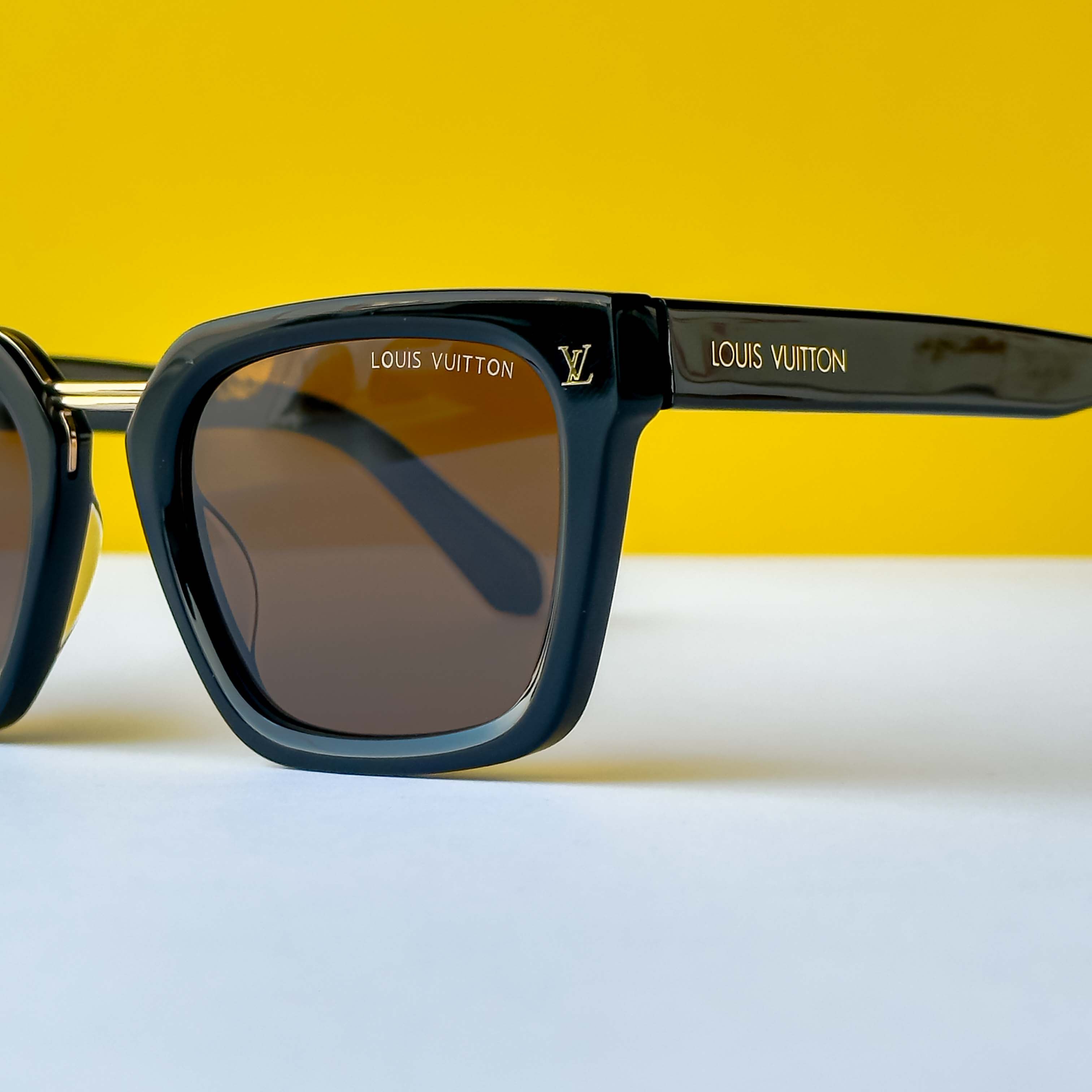 LOUIS VITTON Z2090E