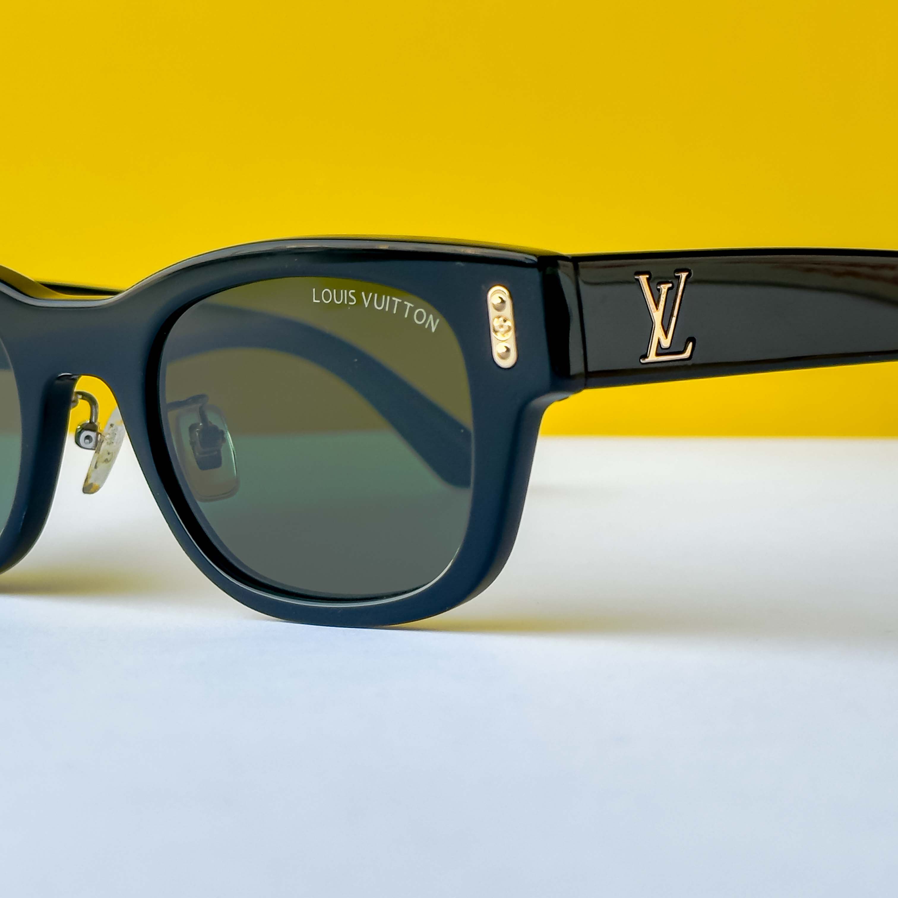 LOUIS VITTON Z2186U