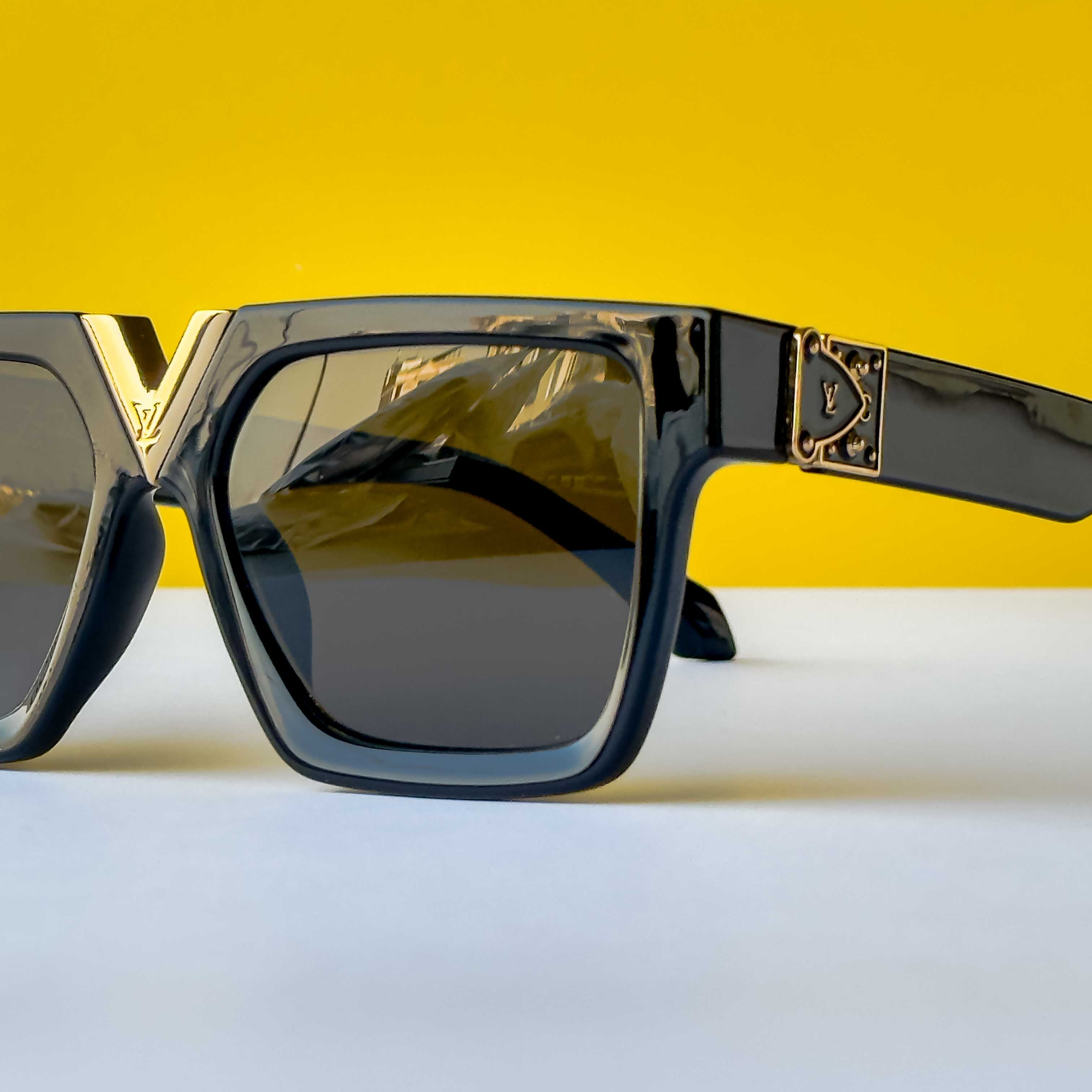 LOUIS VUITTON Z2371E